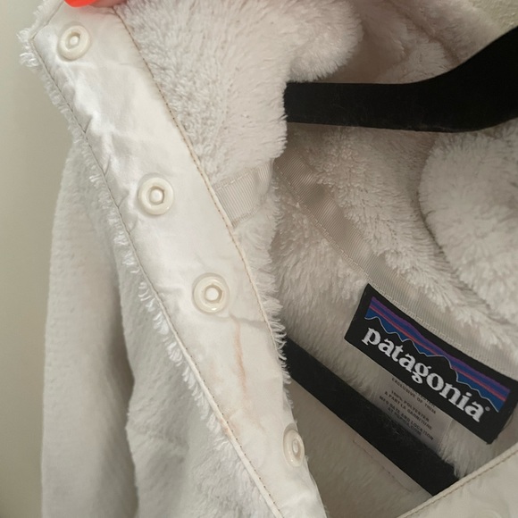 Patagonia cream pullover - Picture 2 of 3